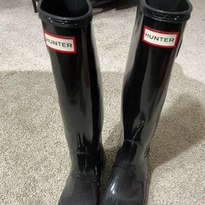 Hunter Women’s Original Tall Gloss Rain Boots